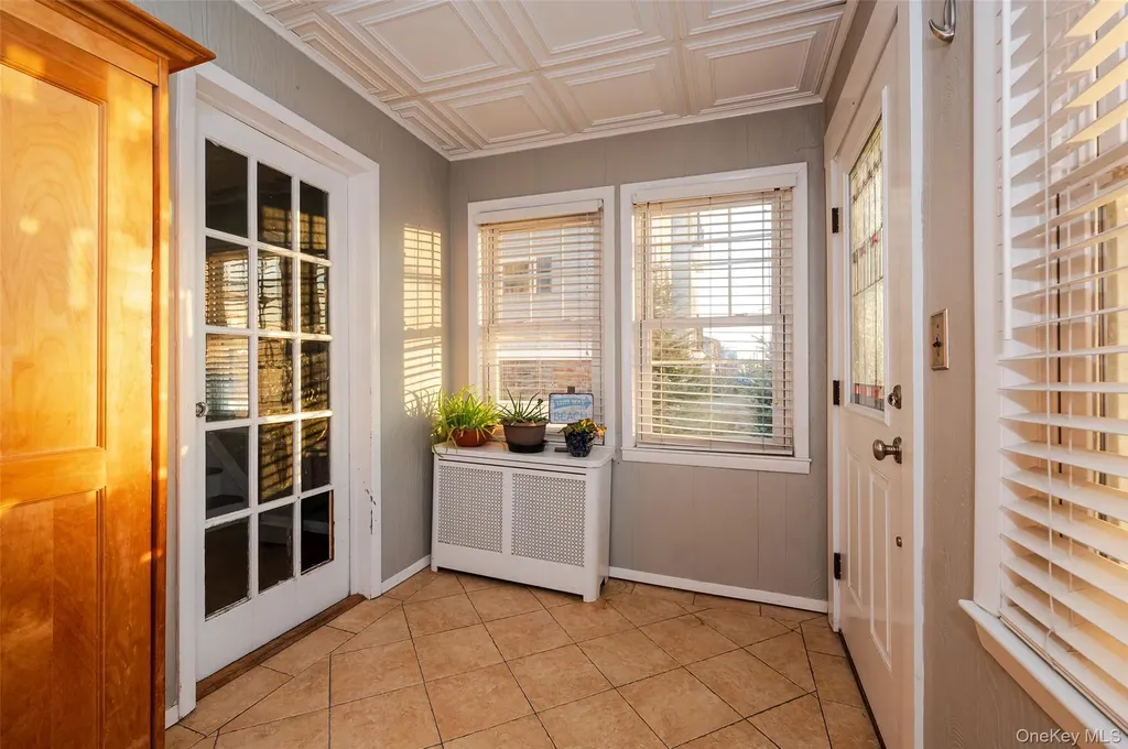 208 Franklin Boulevard Long Beach NY 11561