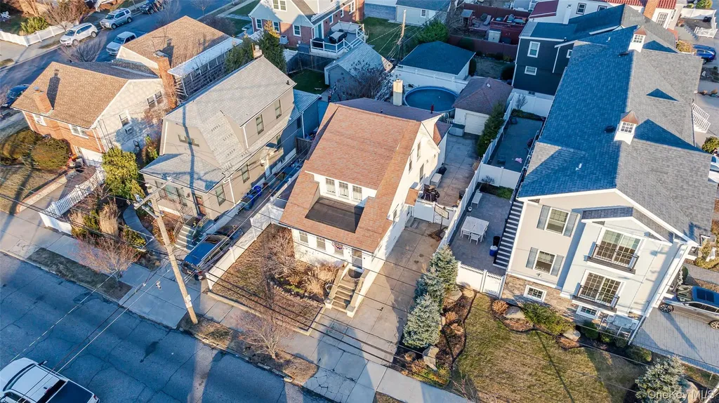 208 Franklin Boulevard Long Beach NY 11561