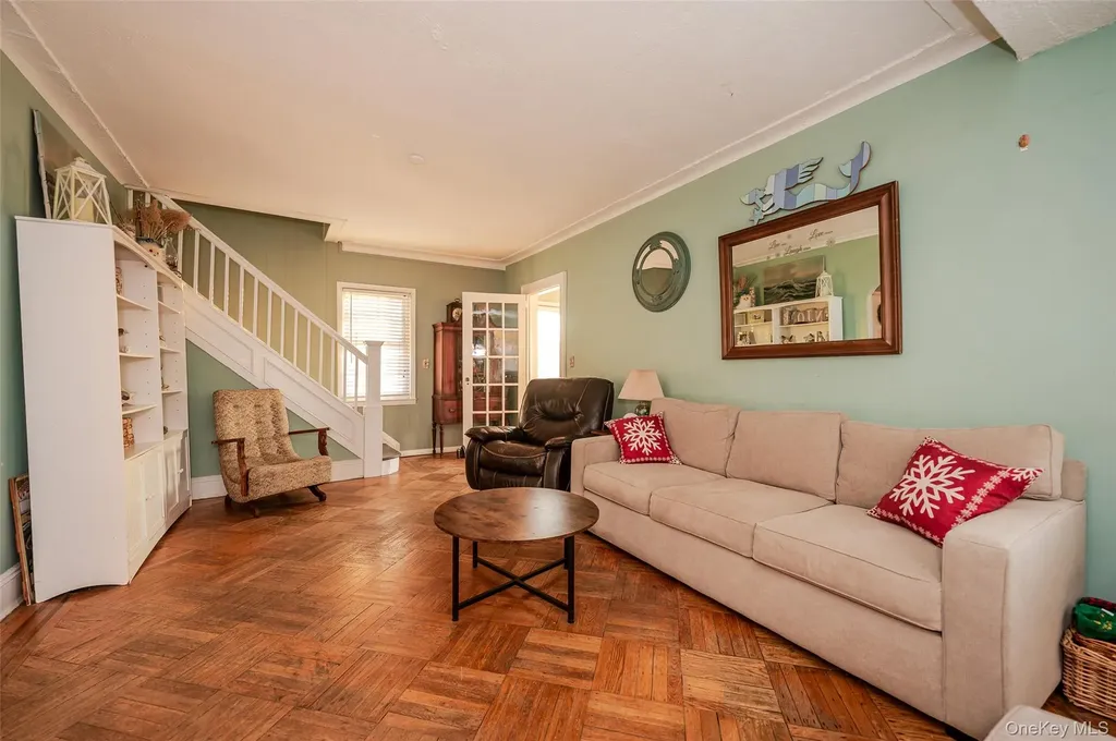 208 Franklin Boulevard Long Beach NY 11561