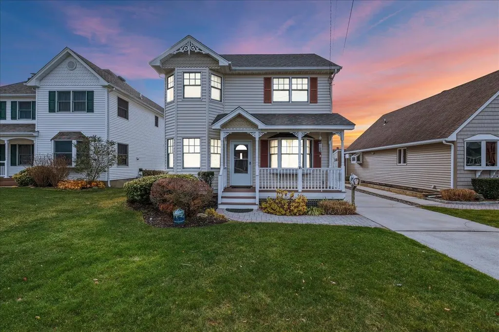 16 Gibbs Road Babylon NY 11701