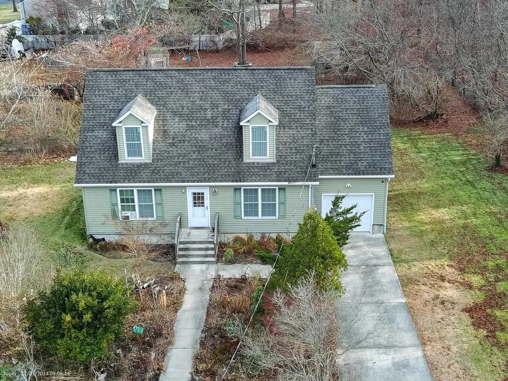 126 Maple Avenue Brookhaven NY 11967