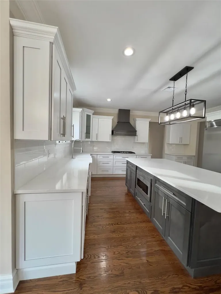 86 Shore Road Mount Sinai NY 11766