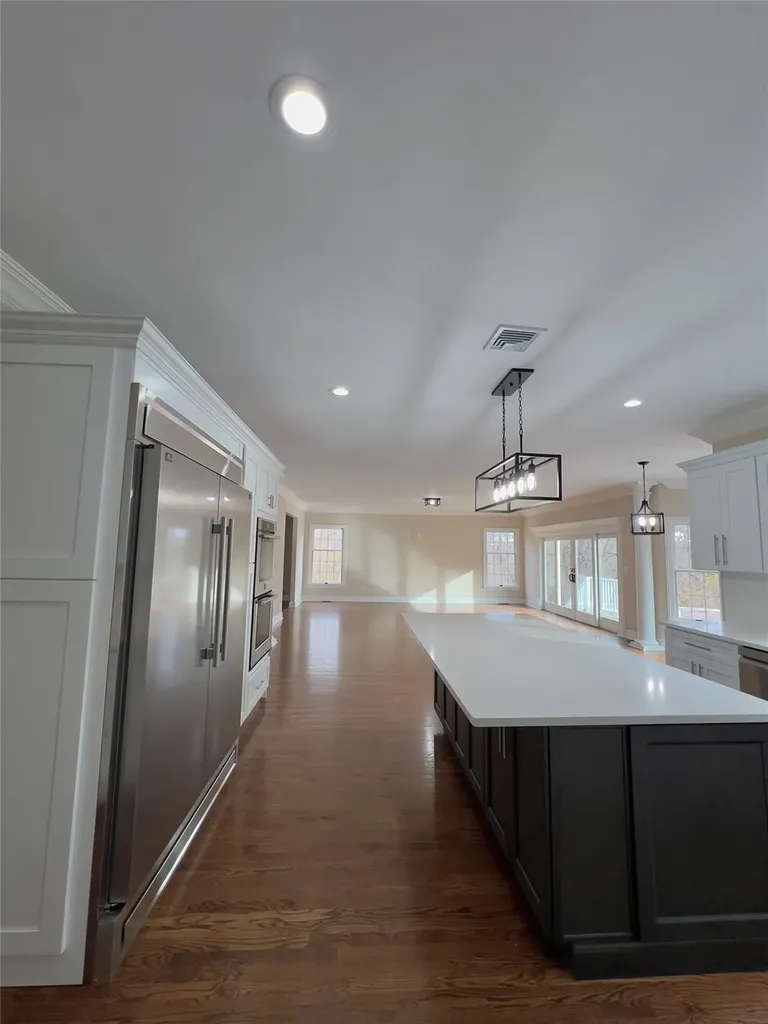 86 Shore Road Mount Sinai NY 11766