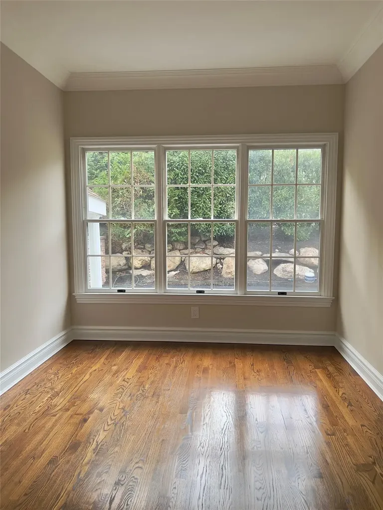 86 Shore Road Mount Sinai NY 11766