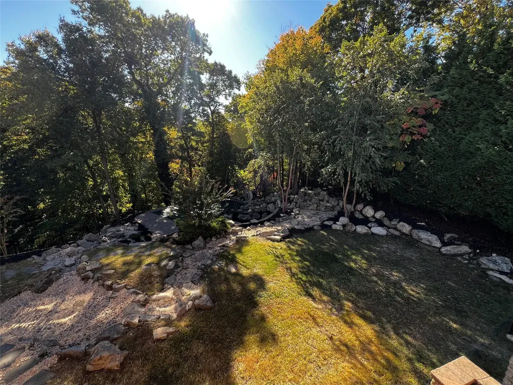 86 Shore Road Mount Sinai NY 11766