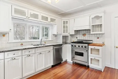 140 Beaver Dam Brookhaven NY 11719