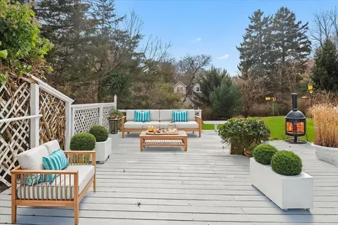 140 Beaver Dam Brookhaven NY 11719