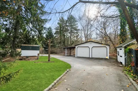 140 Beaver Dam Brookhaven NY 11719