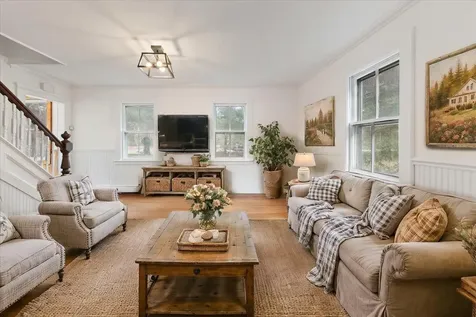 140 Beaver Dam Brookhaven NY 11719