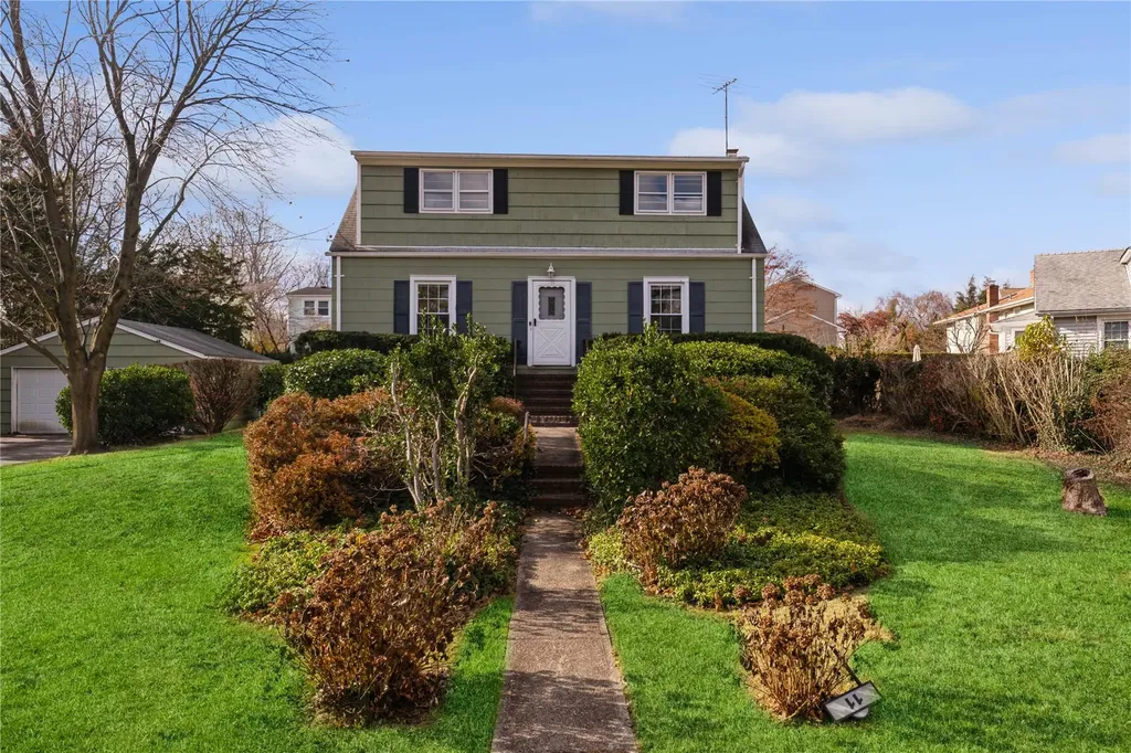 11 Mccouns Lane Glen Head NY 11545