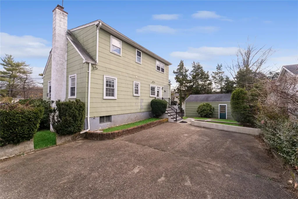 11 Mccouns Lane Glen Head NY 11545