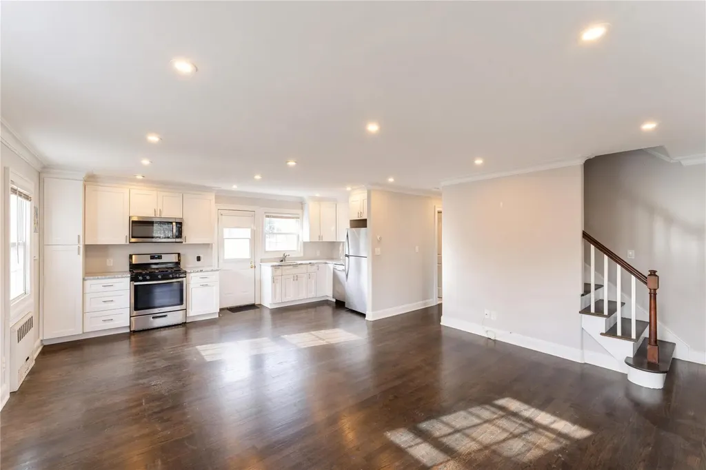 11 Mccouns Lane Glen Head NY 11545