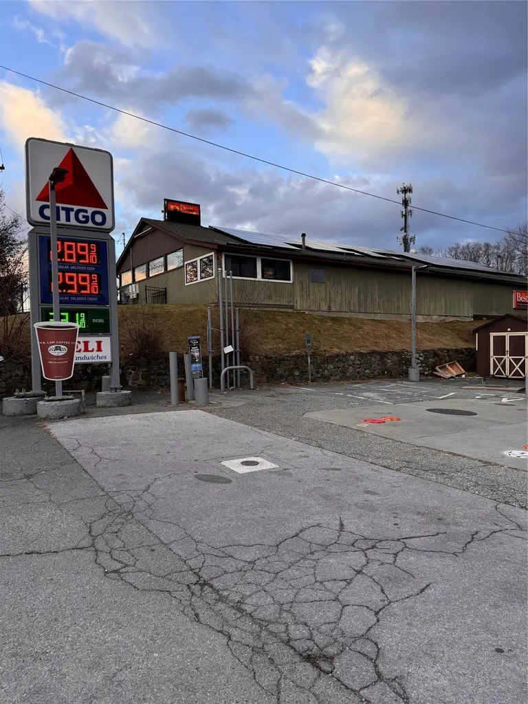 2214 State Route 208 Montgomery NY 12549