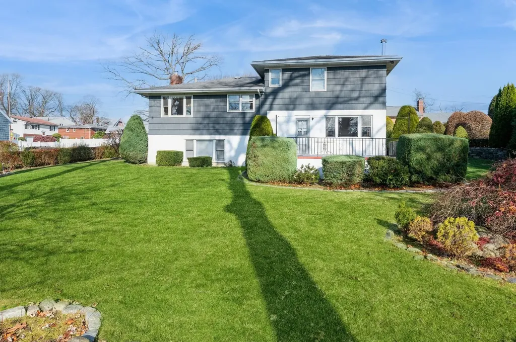 10 Lawrence Place Yonkers NY 10701
