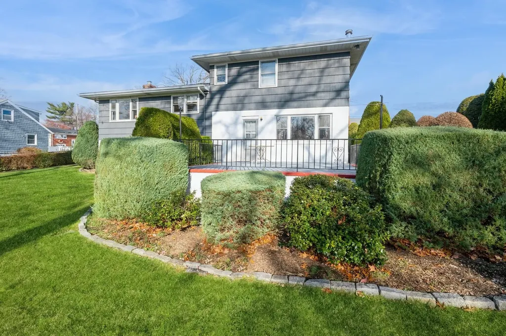 10 Lawrence Place Yonkers NY 10701