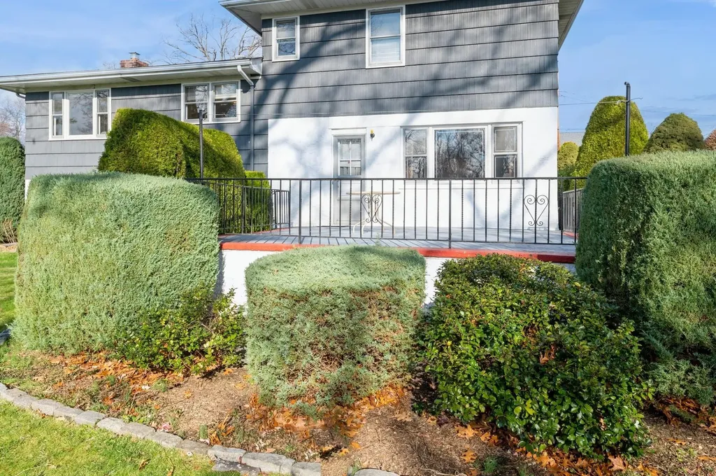 10 Lawrence Place Yonkers NY 10701