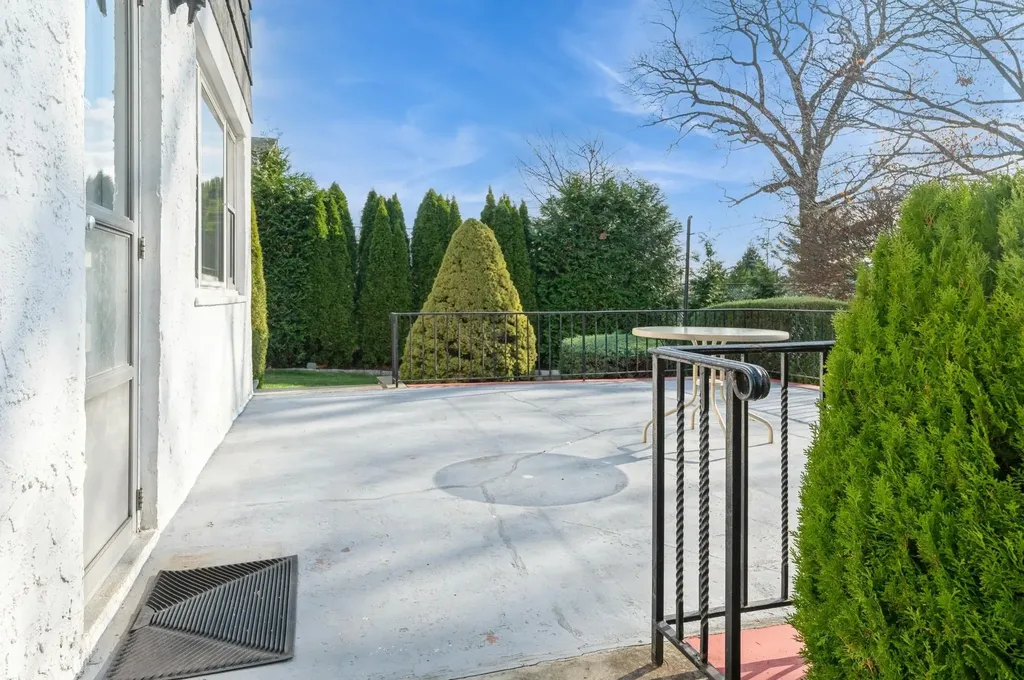 10 Lawrence Place Yonkers NY 10701