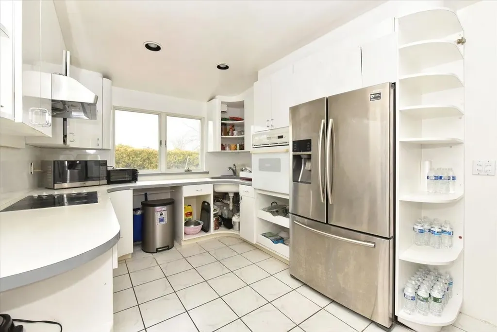 658 Golf Drive Valley Stream NY 11581