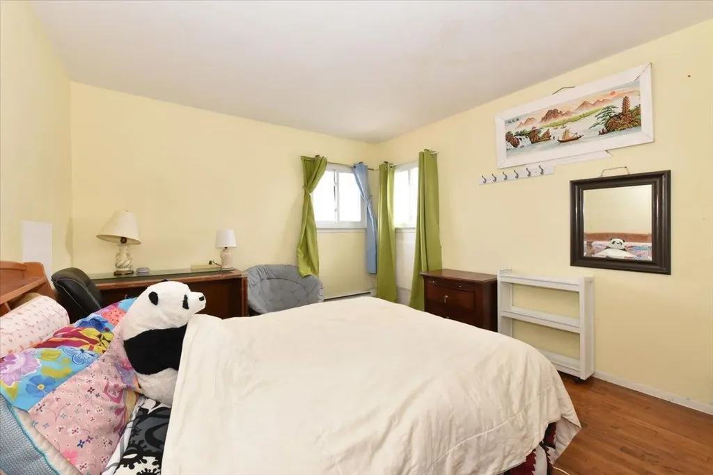 658 Golf Drive Valley Stream NY 11581