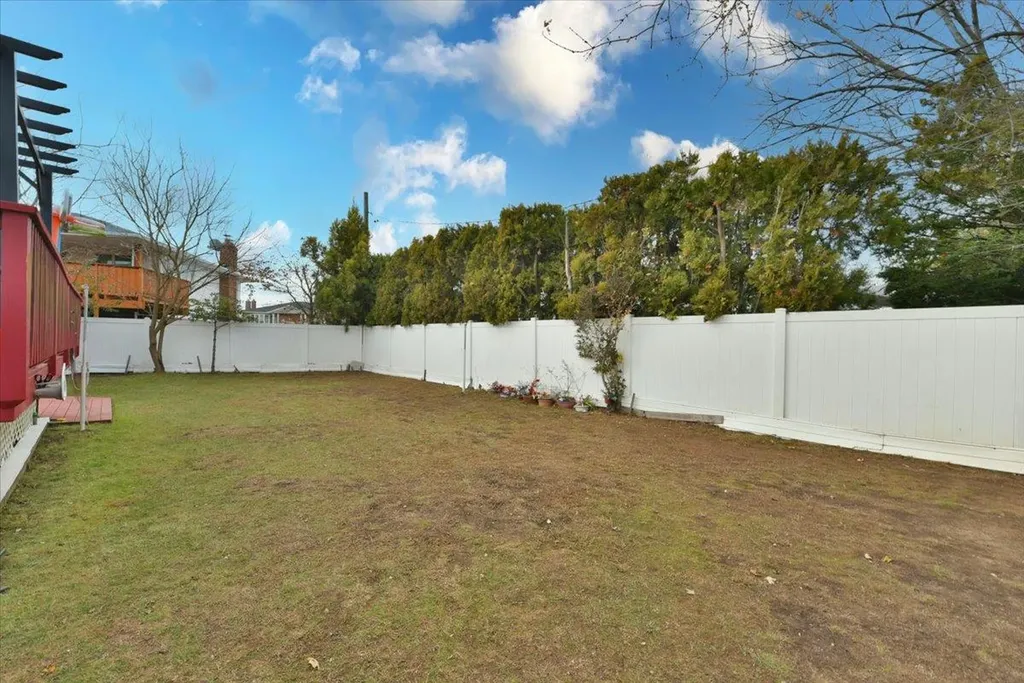 658 Golf Drive Valley Stream NY 11581