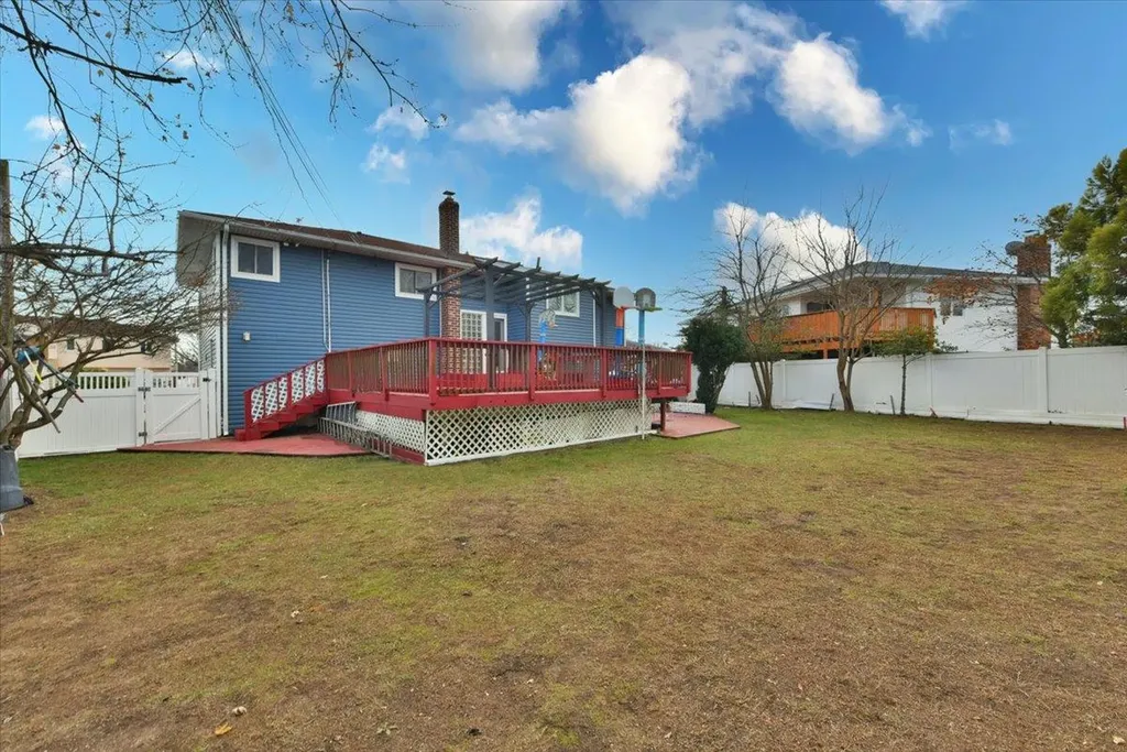 658 Golf Drive Valley Stream NY 11581