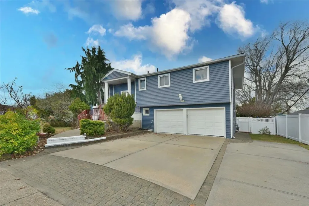 658 Golf Drive Valley Stream NY 11581