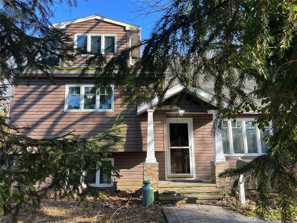 49 Maple Avenue Bellport NY 11713