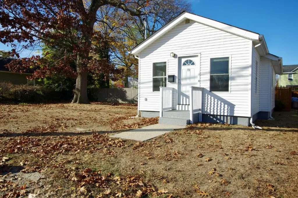 71 Redington Street Bay Shore NY 11706