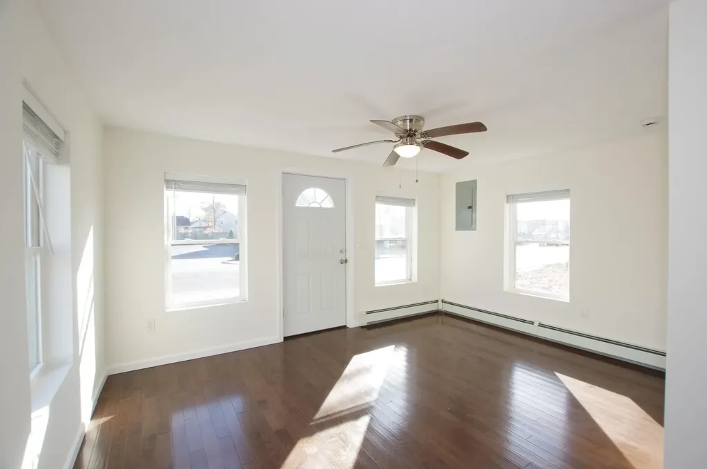 71 Redington Street Bay Shore NY 11706