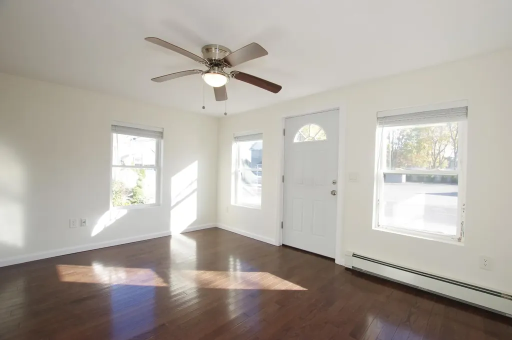 71 Redington Street Bay Shore NY 11706