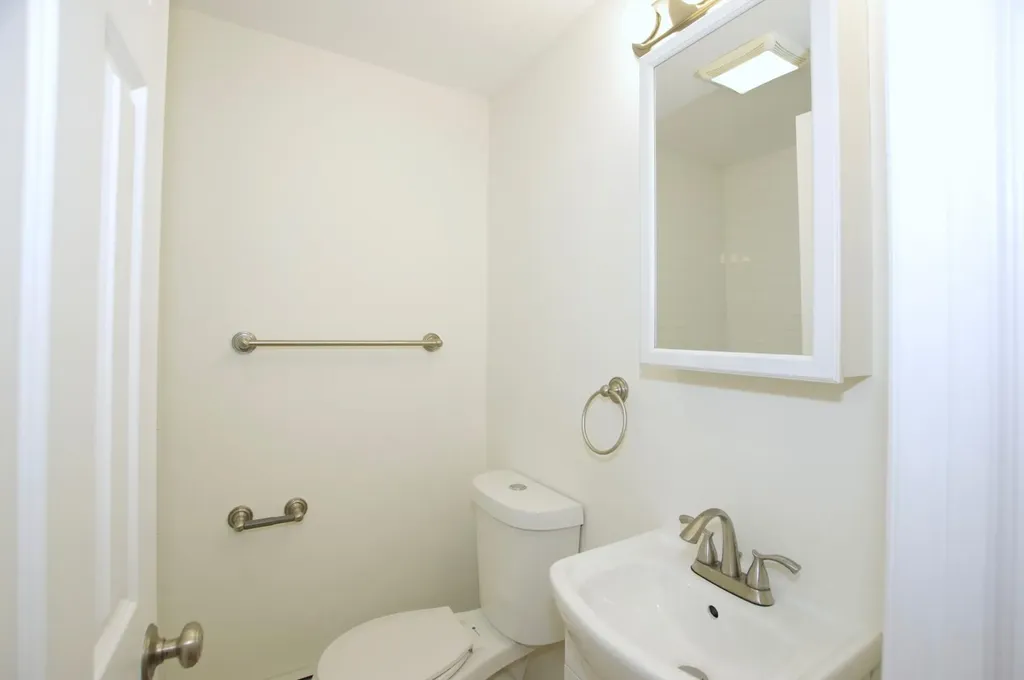 71 Redington Street Bay Shore NY 11706