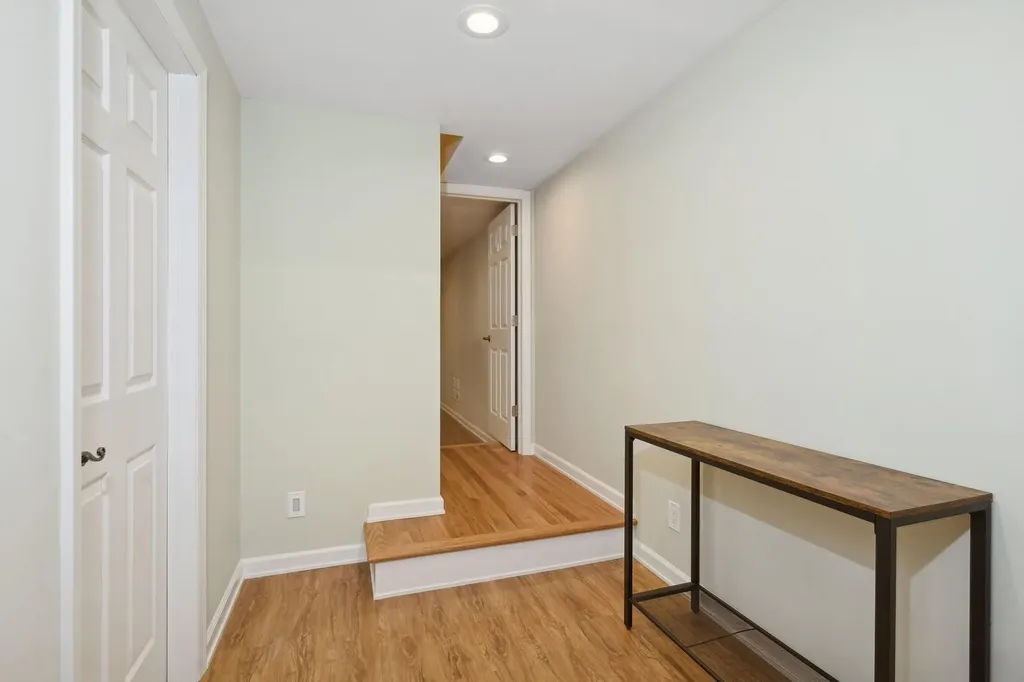 25 Seaside Avenue Hampton Bays NY 11946