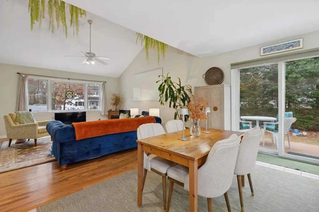 25 Seaside Avenue Hampton Bays NY 11946