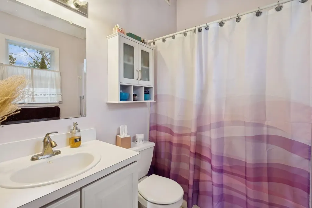 25 Seaside Avenue Hampton Bays NY 11946