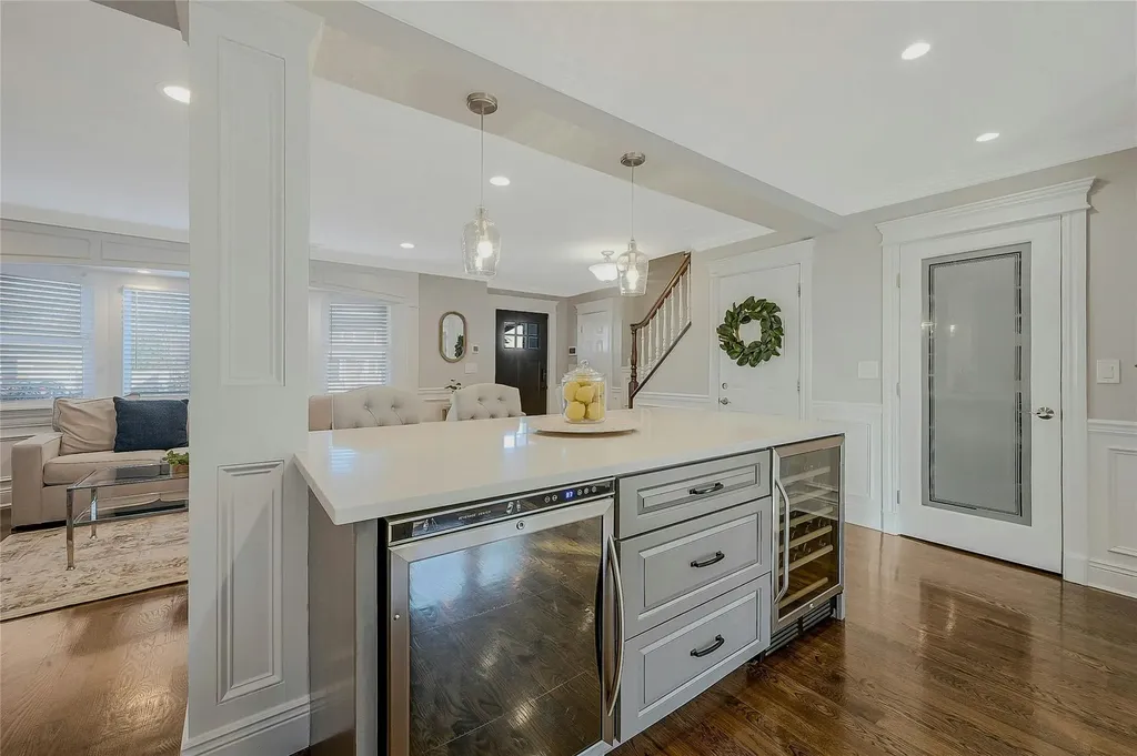 52 Arline Lane East Islip NY 11730