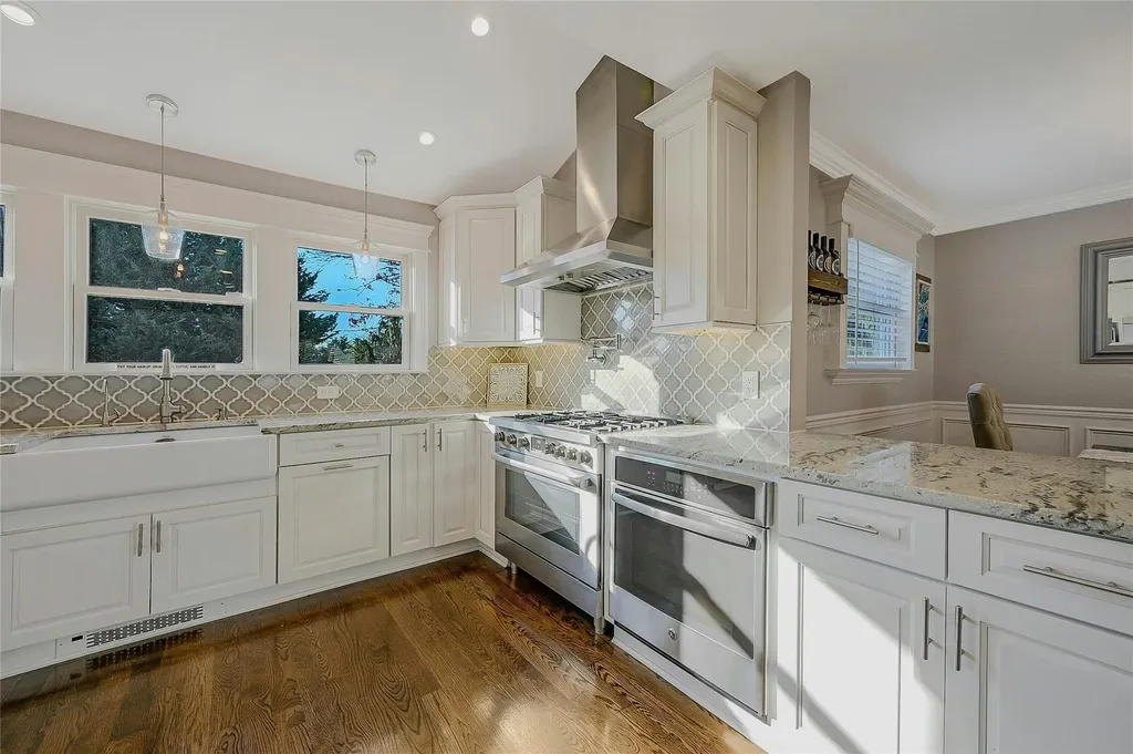 52 Arline Lane East Islip NY 11730