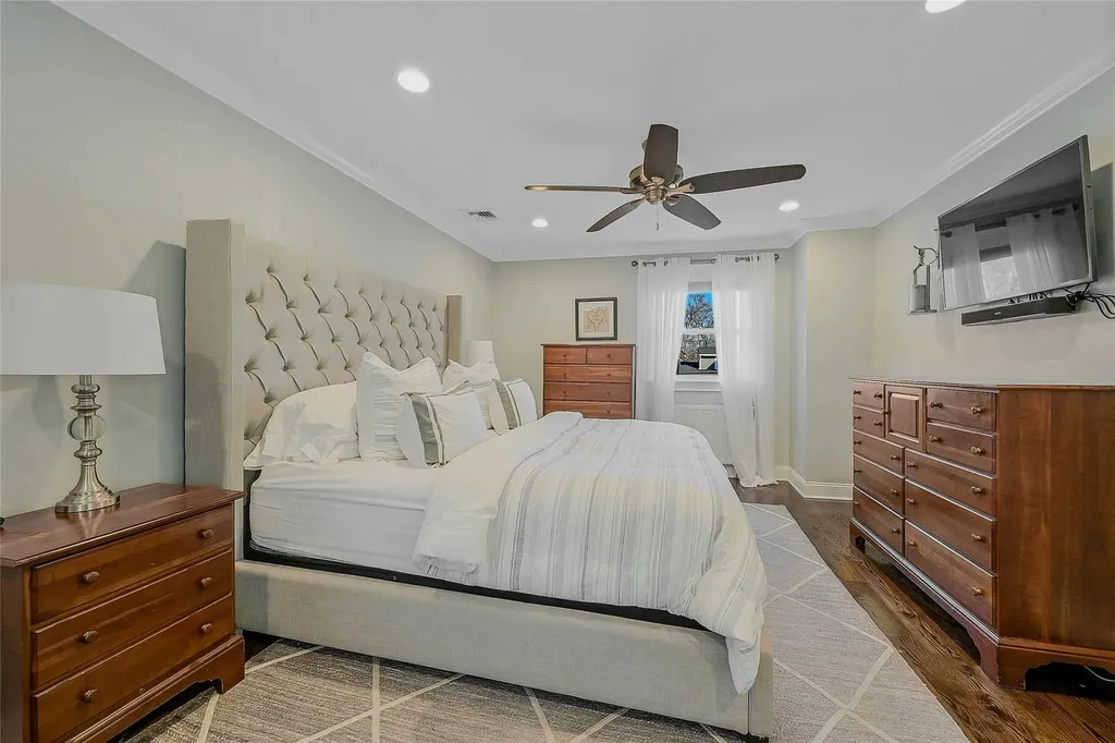 52 Arline Lane East Islip NY 11730