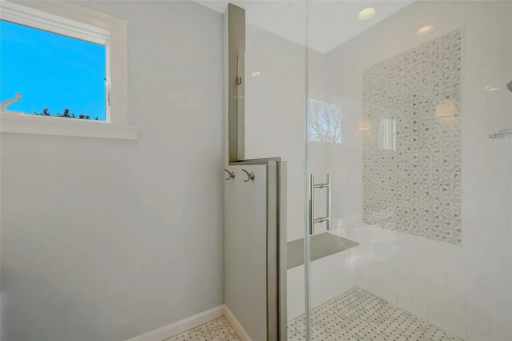 52 Arline Lane East Islip NY 11730