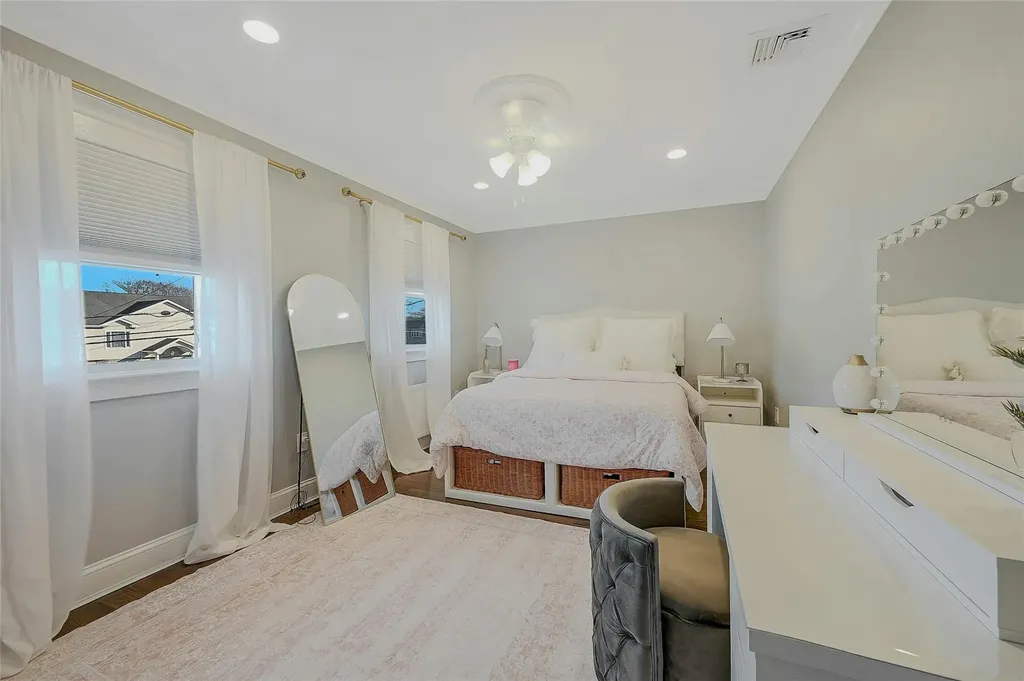 52 Arline Lane East Islip NY 11730