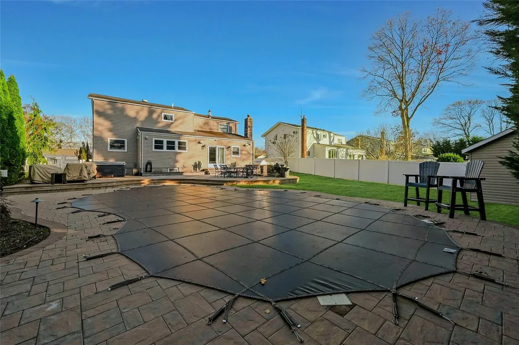 52 Arline Lane East Islip NY 11730