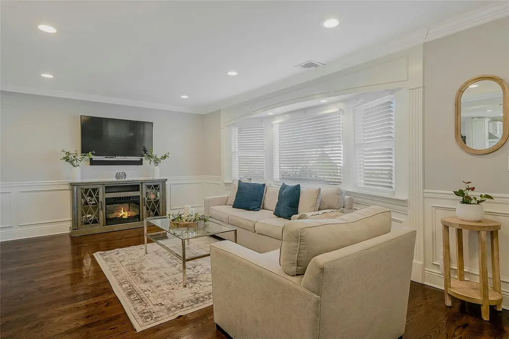 52 Arline Lane East Islip NY 11730