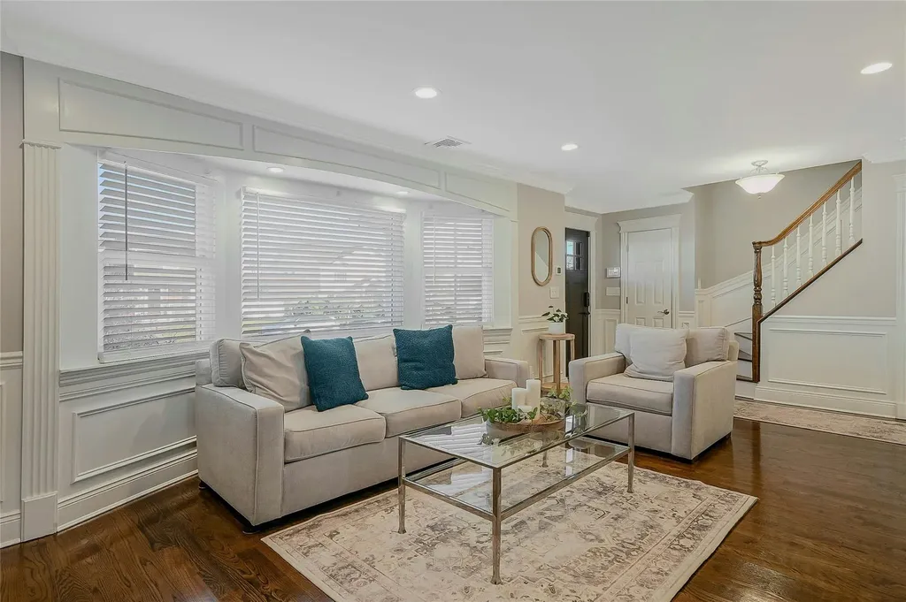 52 Arline Lane East Islip NY 11730