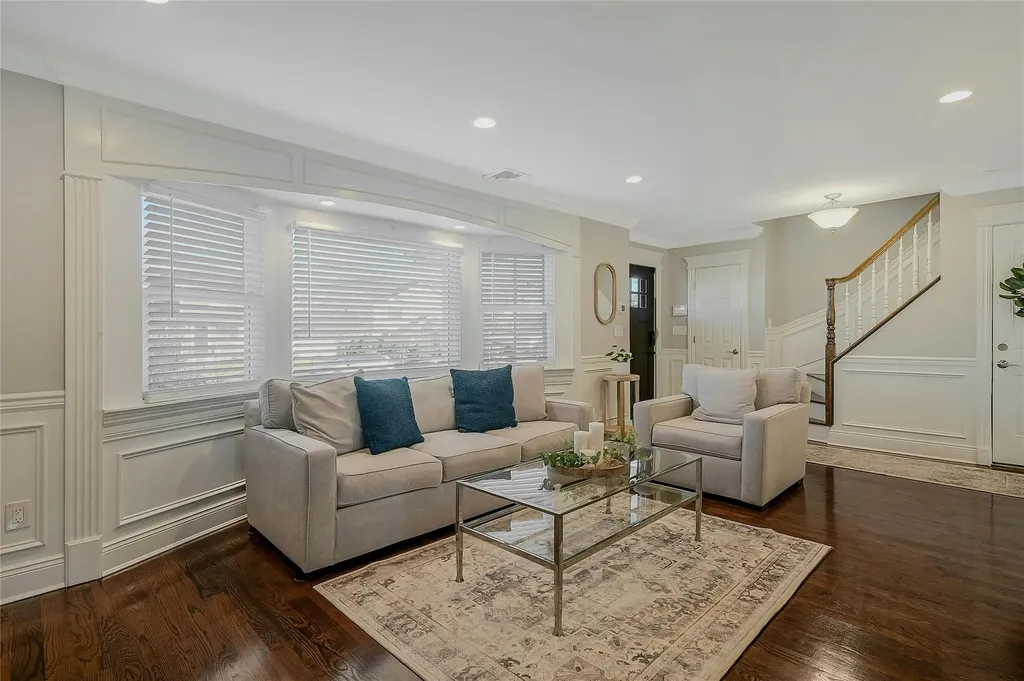 52 Arline Lane East Islip NY 11730