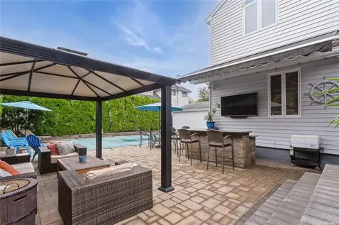 702 Nassau Street Bellmore NY 11710