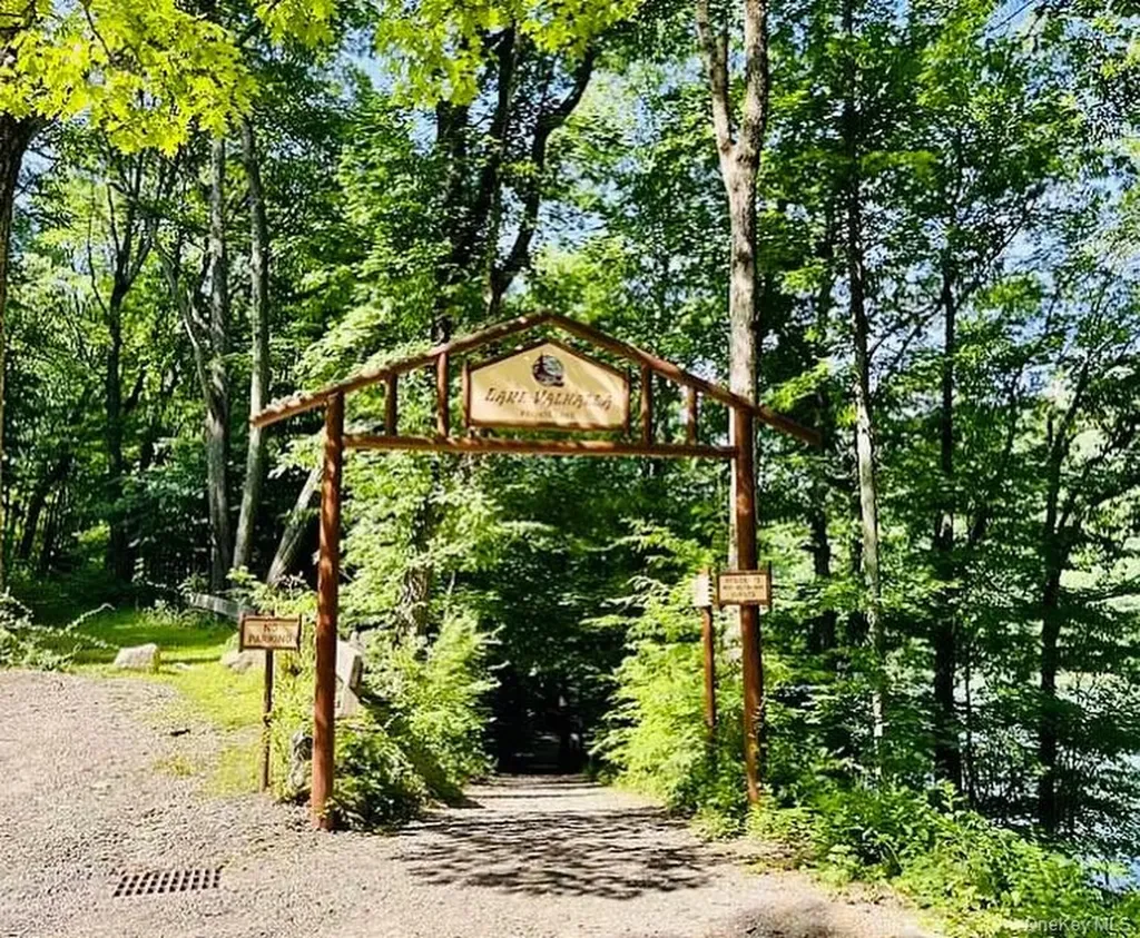 11 Locust Drive Cold Spring NY 10516