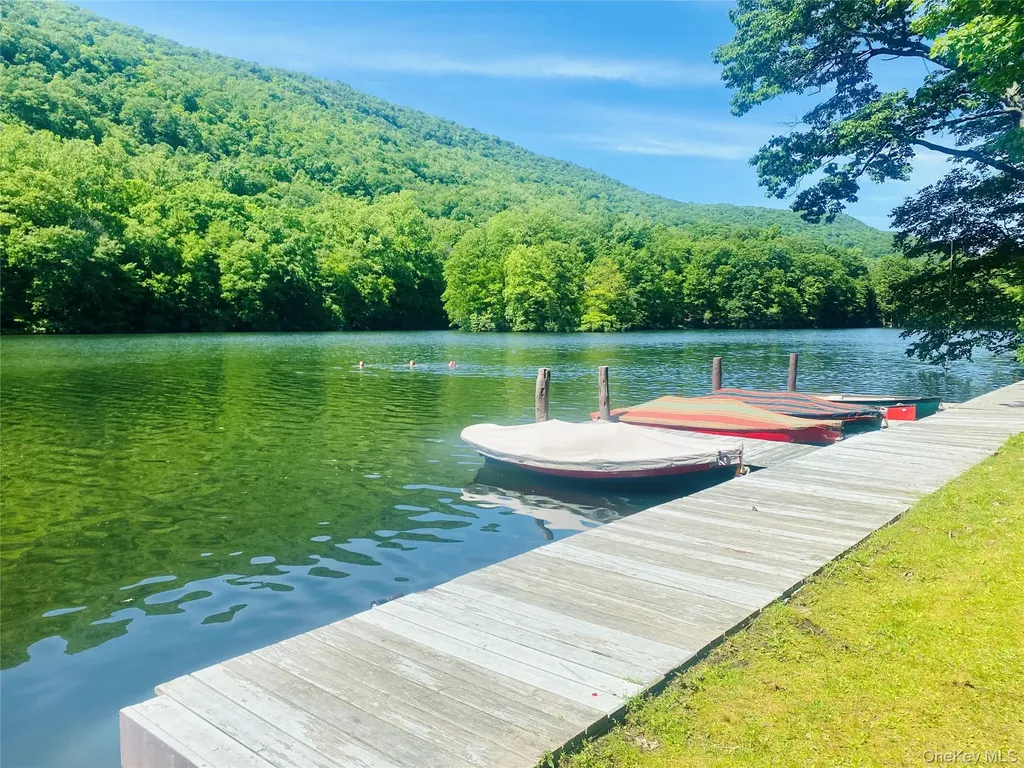 11 Locust Drive Cold Spring NY 10516