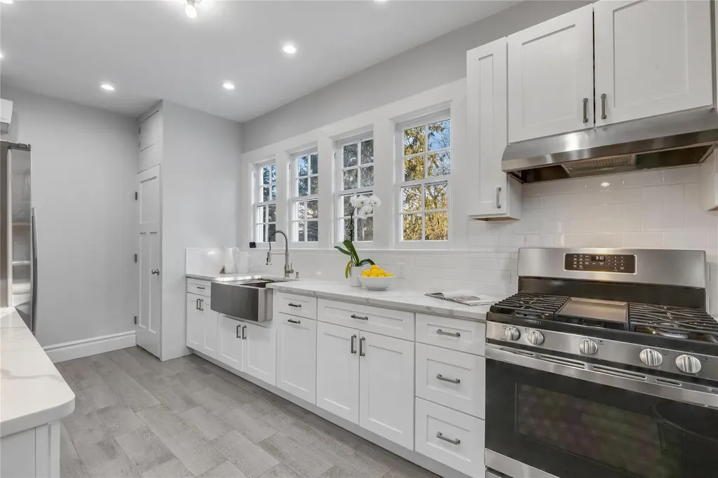 11 Heathcote Road Scarsdale NY 10583
