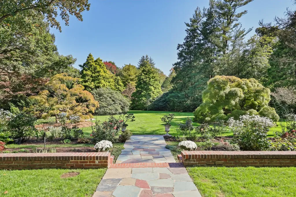 11 Heathcote Road Scarsdale NY 10583