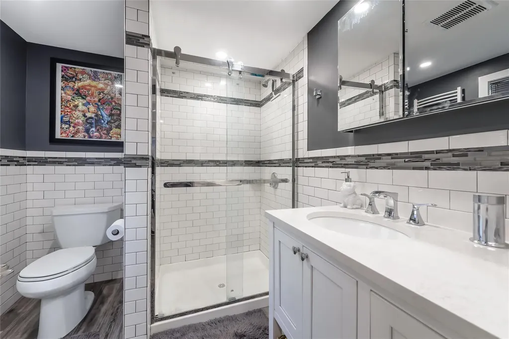 310 Schuster Avenue Mineola NY 11501