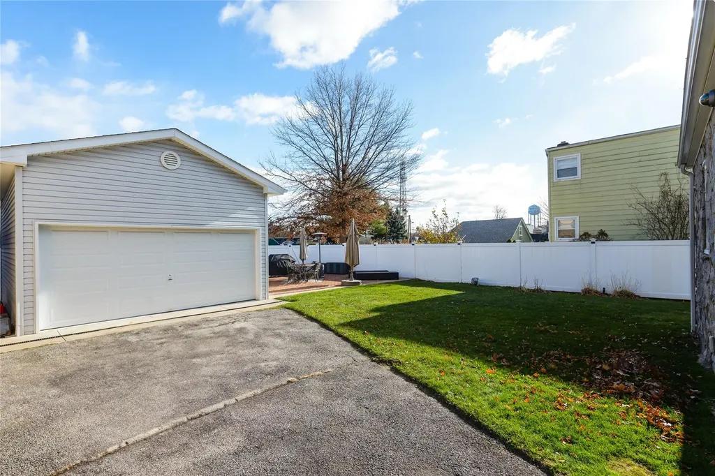 310 Schuster Avenue Mineola NY 11501